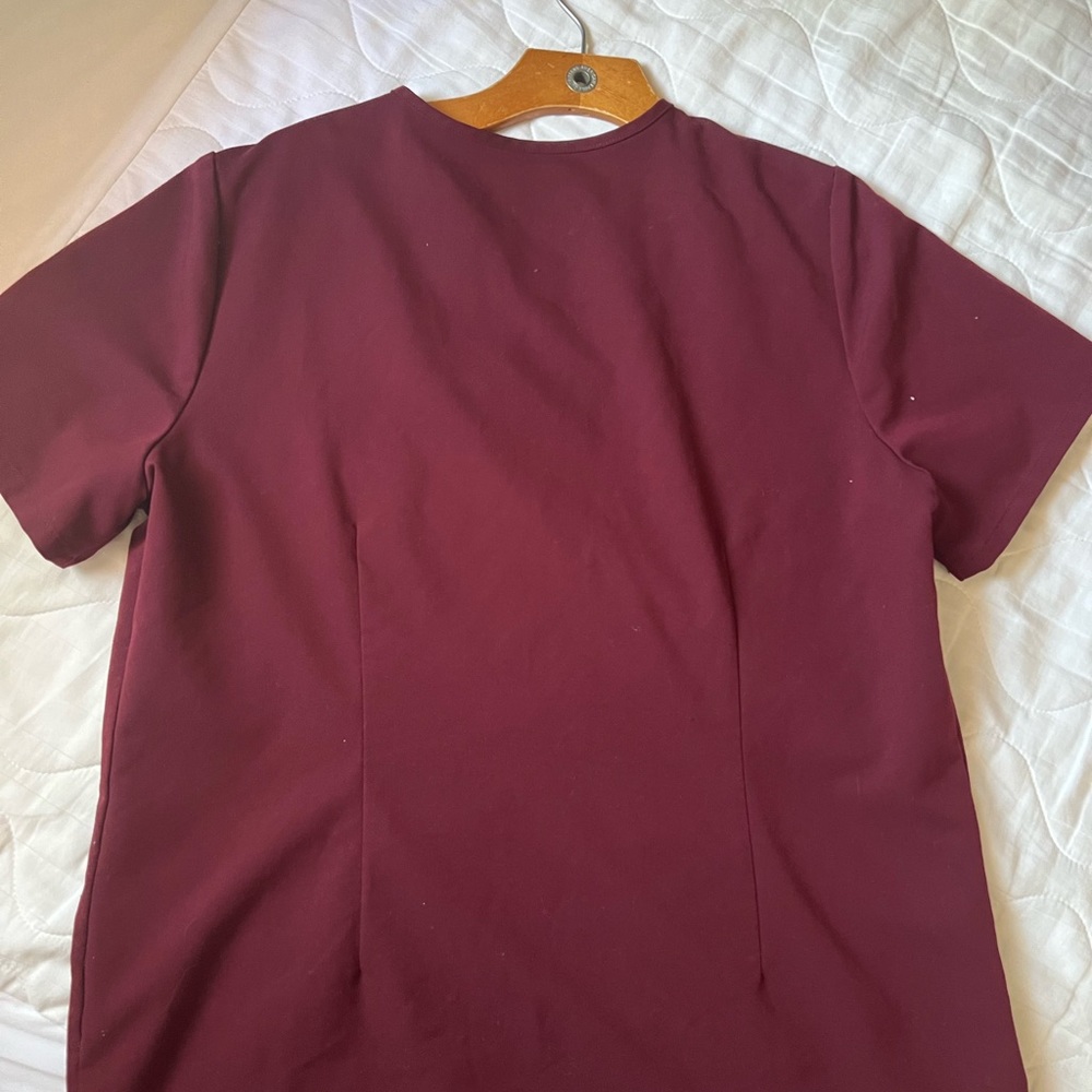 Figs scrub top